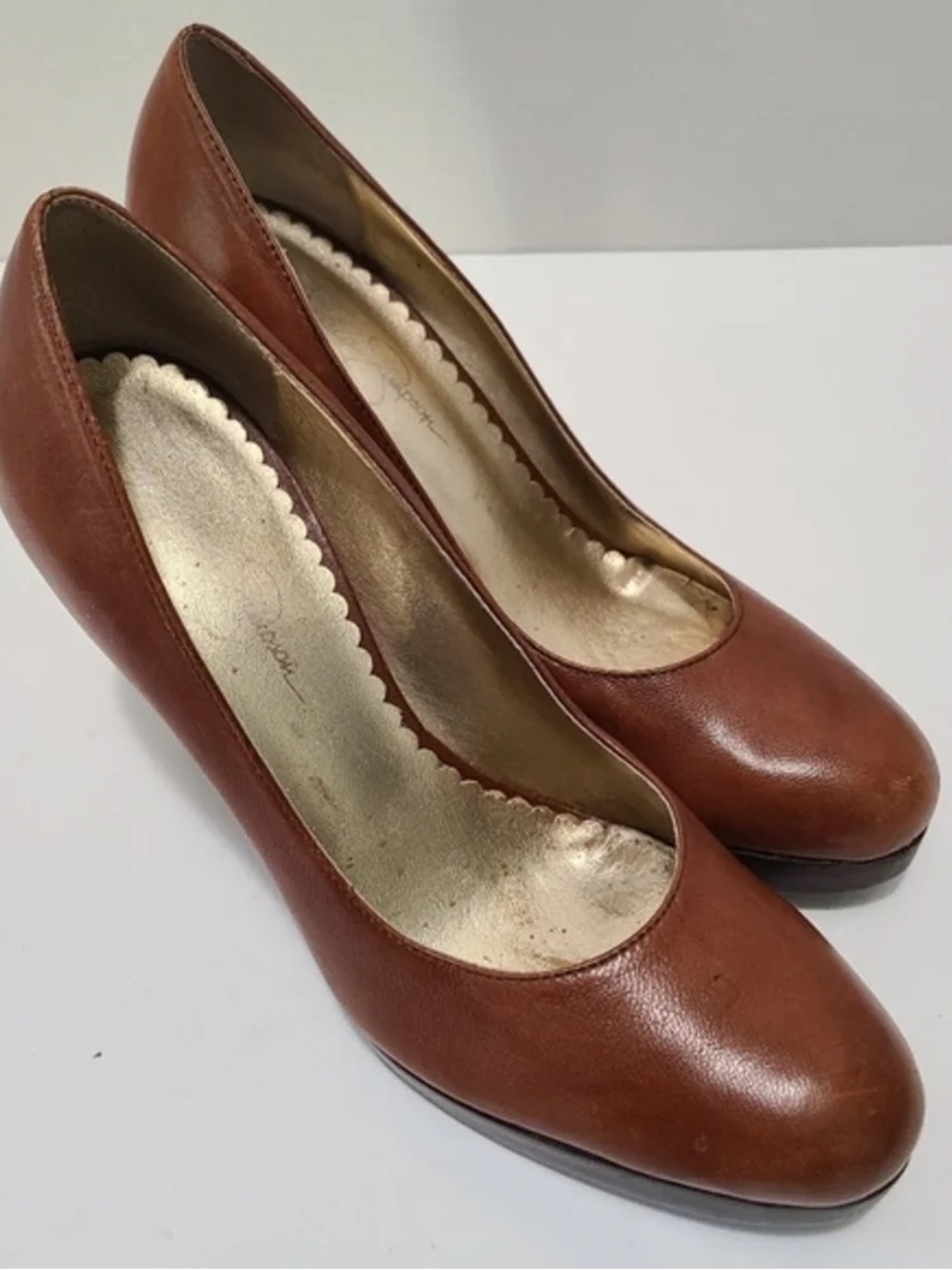 Women's Brown Platform Round-Toe Pumps - Picture 2 of 5